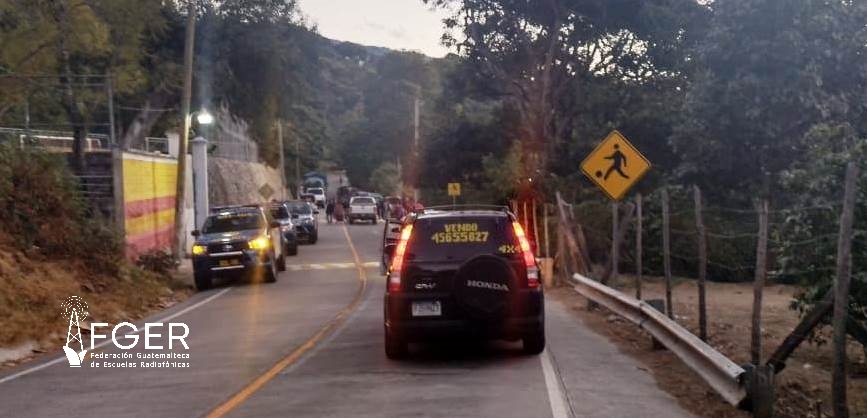 Pilotos de moto taxis cierran ruta que conecta a San Juan y San Pablo la Laguna