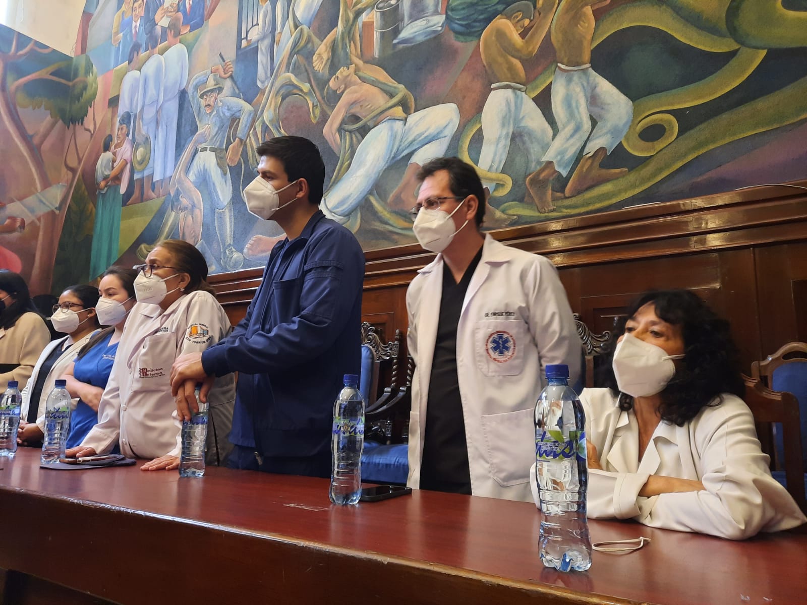 Personal del Hospital San Juan de Dios desesperado por la falta de medicamentos