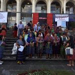 Mujeres Achi, en el palacio de la Justicia, Guatemala.